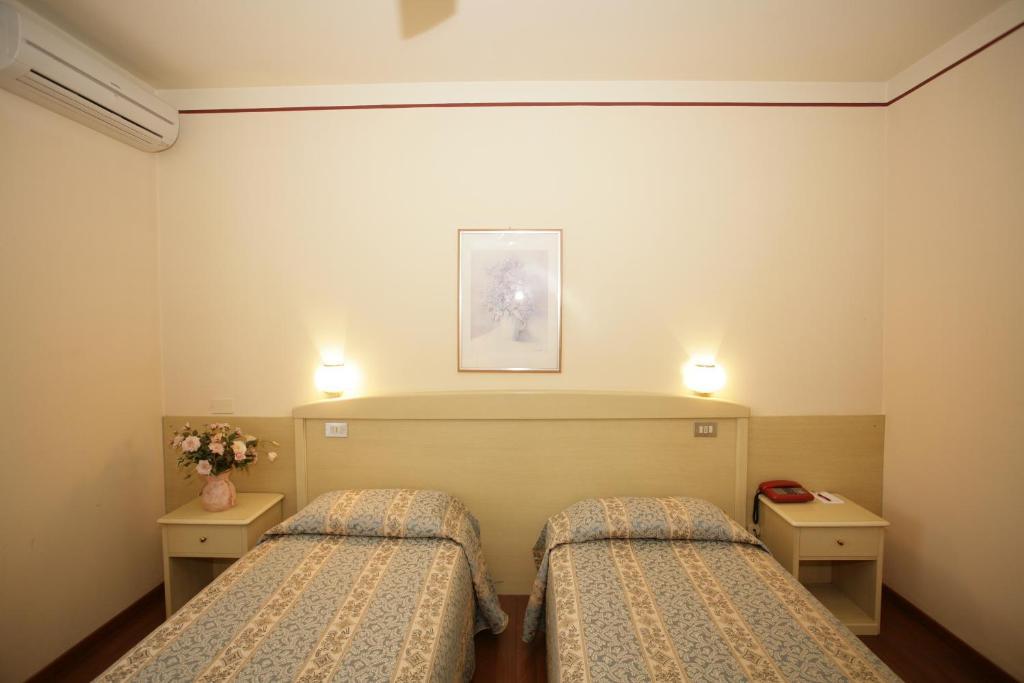 Hotel Ezzelino San Zenone الغرفة الصورة